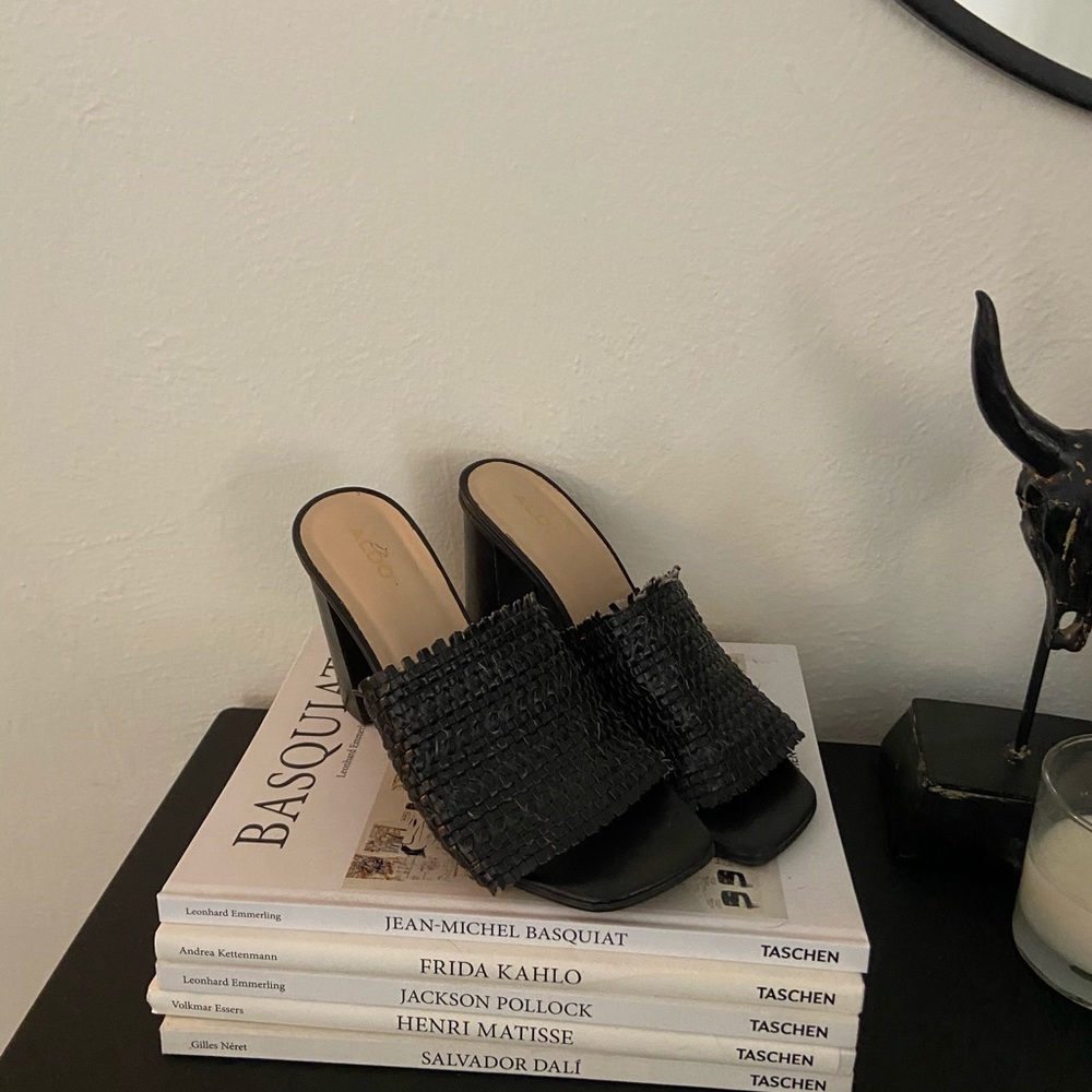 Soft weave black heels